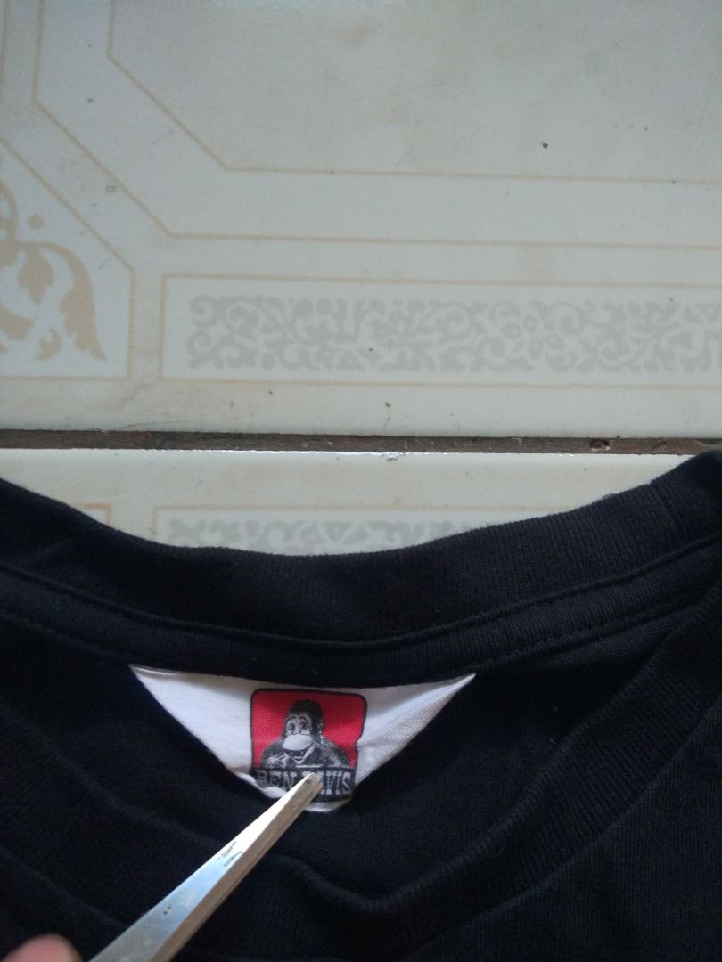 Ben Davis T-shirt M (Category: Tshirts & Polo Shirts ) located in Pasay City. Submitted by denimdude.ph (Listing ID 1469644346, Image 3). Description: no size tag, fits medium.
