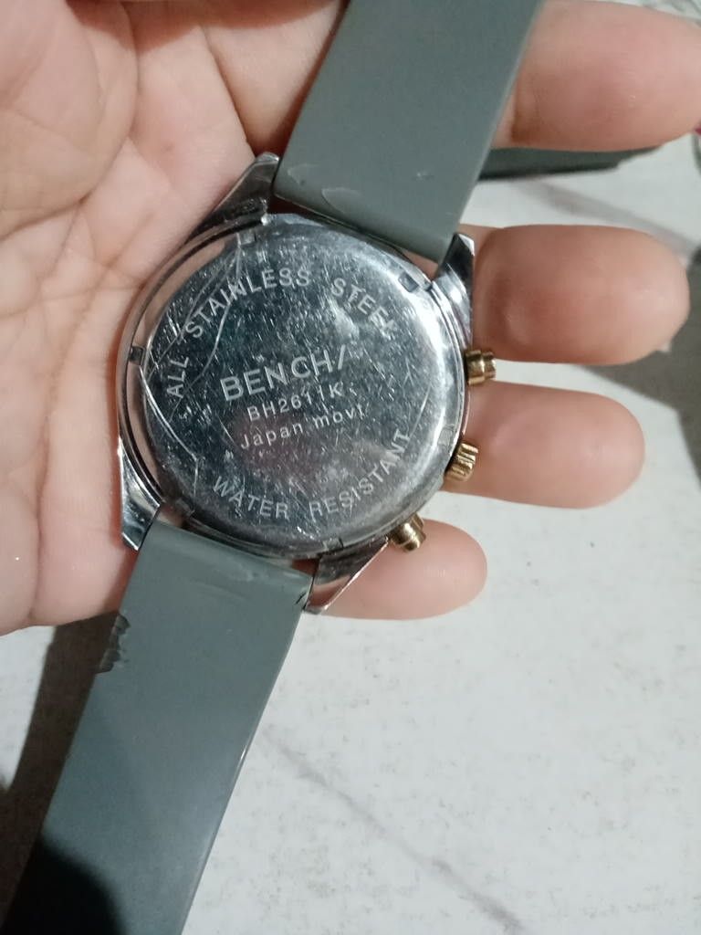 Bench Japan Movt Watch (Category: Luxury Watches) located in Caloocan City. Submitted by 4kidsstore (Listing ID 1469712091, Image 3). Description: All working Minimal scratch Negotiable.