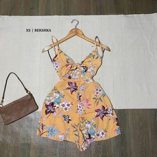 (Category: ) located in . Submitted by thriftfindsbyshei-2nd (Listing ID 1469699070, Image 1). Description: .
