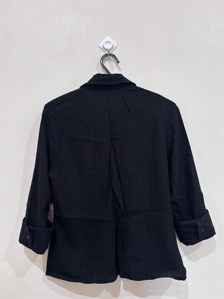 Best Mountain Black 100% Linen Blouse - Size M (Category: Blouses) located in Taguig. Submitted by solana36 (Listing ID 1469604873, Image 2). Description: - Brand: Best Mountain - Material: 100% pure linen - Size: M (marked as size 0 on material tag) - Button-down shirt with 3/4 sleeves - Condition: No issue - RFS: Dcluttering and does not fit me anymore.