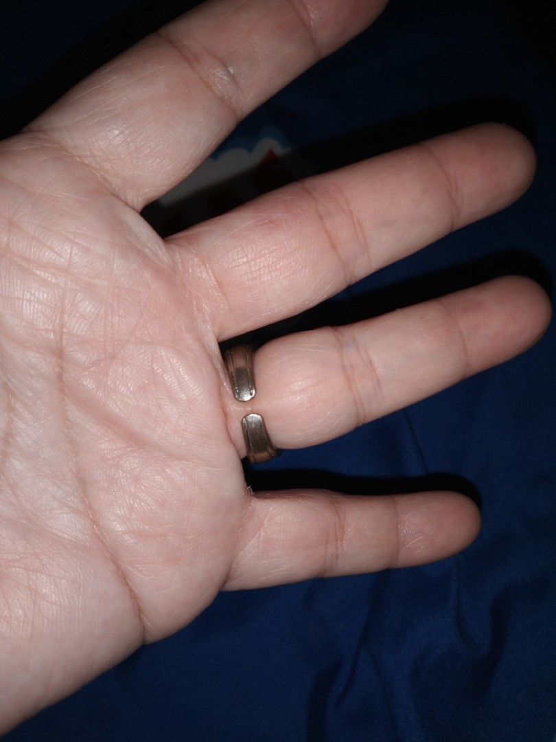 Big emblem ring size 8 (Category: Rings) located in Quezon City. Submitted by eidorableshop (Listing ID 1469699311, Image 2). Description: .