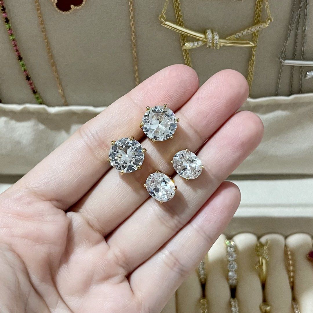 BIG MOISSANITE DIAMOND LIKE STUD EARRINGS (Category: Earrings) located in Talavera. Submitted by curatedbykhy (Listing ID 1469680533, Image 1). Description: Super shiny in actual! selling as set already (2 pairs for ₱499) .
