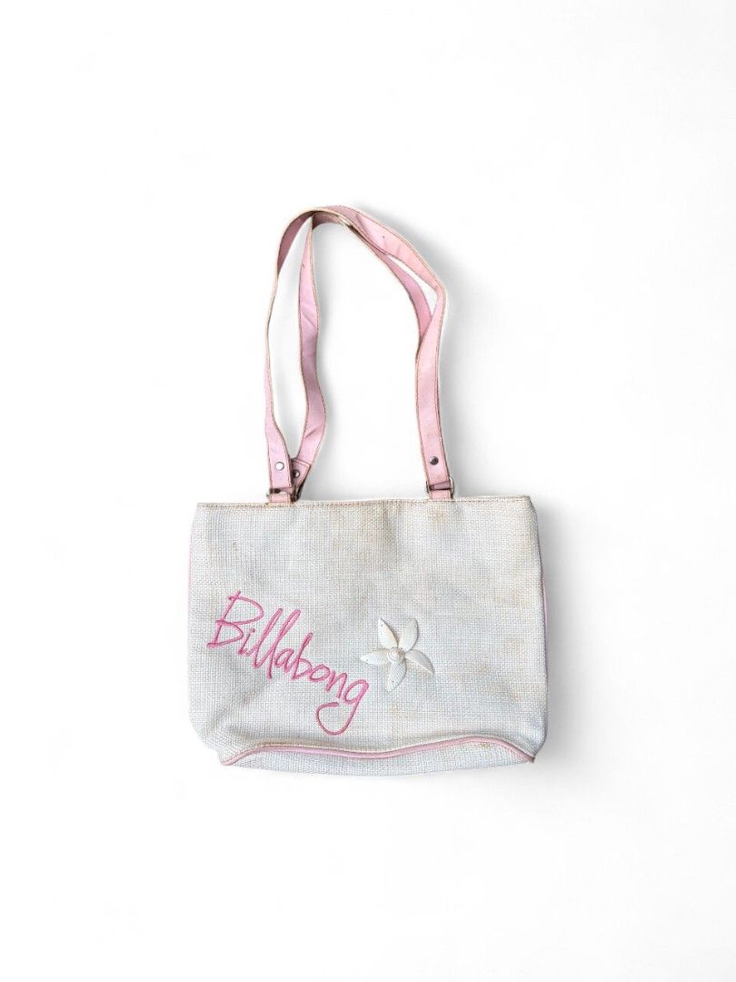 Billabong Y2K Beach Bag with shells flower design (Category: Beach Bags) located in Davao. Submitted by wildhearts121 (Listing ID 1469638344, Image 1). Description: Excellent Flaw: stains (removable) needs wash.