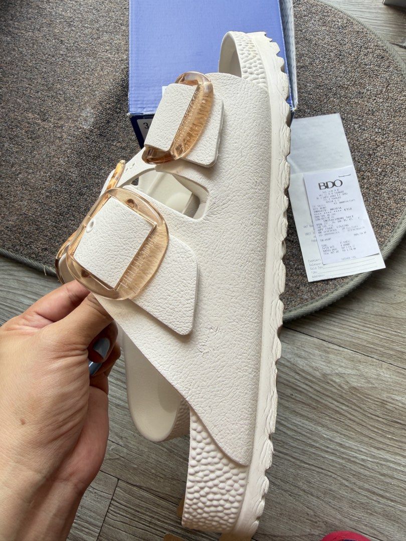 BIRKENSTOCK BIG BUCKLE EVA EGGSHELL (Category: Community) located in Paranaque City. Submitted by kristin_llena (Listing ID 1469578945, Image 3). Description: 💯 original. Preloved. A little scratch on the side. color: eggshell size: 36 ✅store bought ✅ and box ✅ receipt ₱3,300.