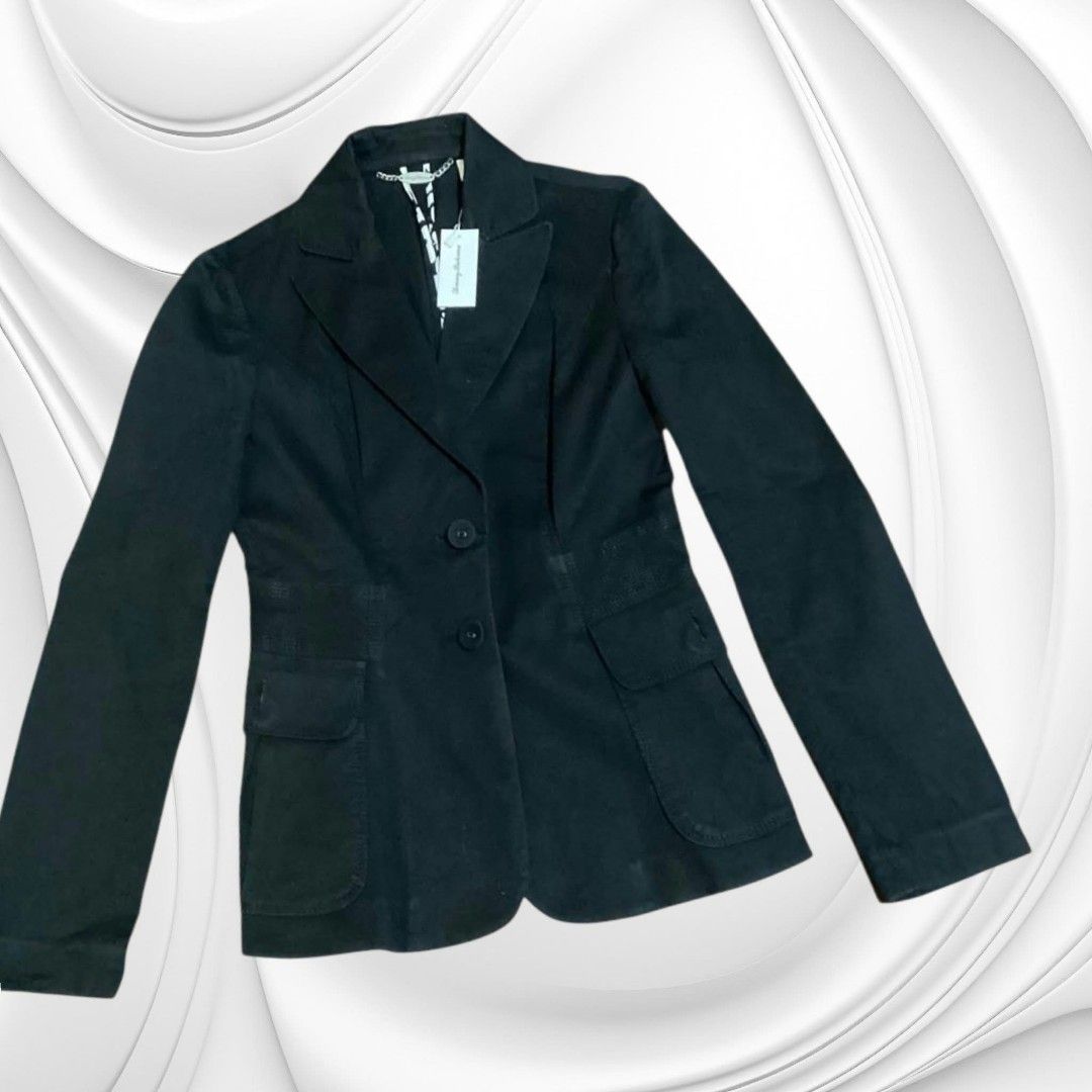 Bisou Bisou Black Blazer Jacket (Category: Coats, Jackets and Outerwear) located in Paranaque City. Submitted by calm_youngstore7 (Listing ID 1469613585, Image 3). Description: - Brand: Bisou Bisou - Color: Classic Black - Fit: Fitted cut with structured collar and button closure - Details: Two front pockets and a stylish buckled belt strap across the back waist - Sleeves: Long sleeves - Versatility: Ideal for corporate office wear or smart-casua
