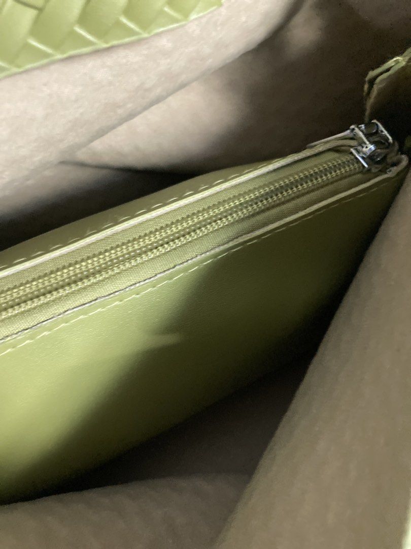 BKK Shoulder Bag (Category: Shoulder Bags) located in Quezon City. Submitted by theclutter__ (Listing ID 1469700396, Image 3). Description: Pass as new Used less than a week Crossposted.