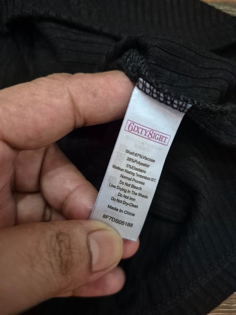 Black Casual Dress (Category: Dresses) located in Santa Cruz. Submitted by deenem (Listing ID 1469619211, Image 3). Description: Like New😍👌 No flaws👌 Can fit XS-S Asian (Measurements laid flat in inches) Bust:15 Armhole:7 Lenght: 32.