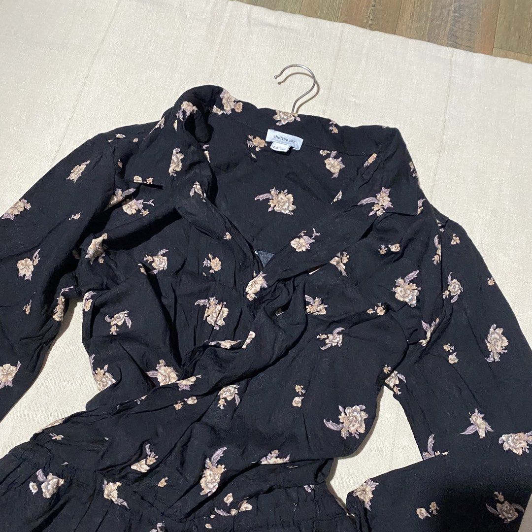 Black collared romper (Category: Rompers) located in Manila. Submitted by thriftfindsbyshei-2nd (Listing ID 1469700095, Image 2). Description: Need wash Size and length are on the photos.