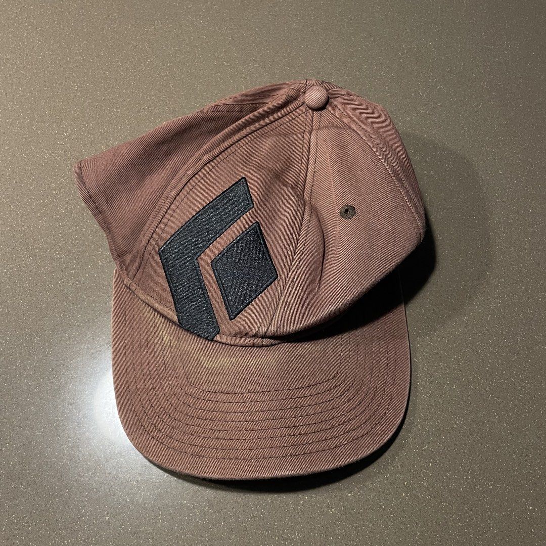 Black Diamond Outdoor Close Cap (Category: Caps & Hats) located in Puerto Princesa. Submitted by lookmomicanbuy (Listing ID 1469642885, Image 1). Description: Good condition Needs cleaning and reshape.