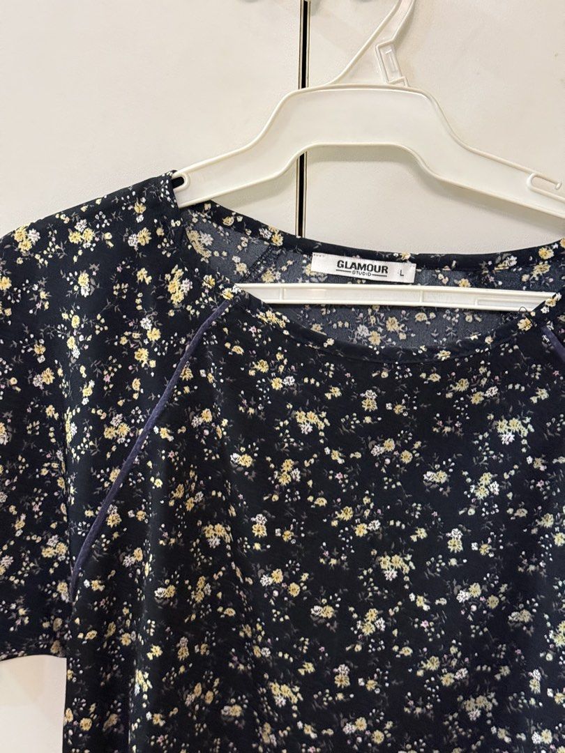 Black Floral Top plus size (Category: Blouses) located in Quezon City. Submitted by hazpreloved (Listing ID 1469709114, Image 2). Description: Glamour Studio Size Large Actual photos posted Discounts available for bulk orders! Tags: sm woman, xara, paperdolls, so-en, calypso, essenxa, plus size .