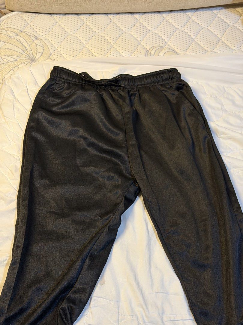 Black Jogging Pants (Category: Joggers) located in Cebu City. Submitted by ednaspicks (Listing ID 1469695088, Image 1). Description: .