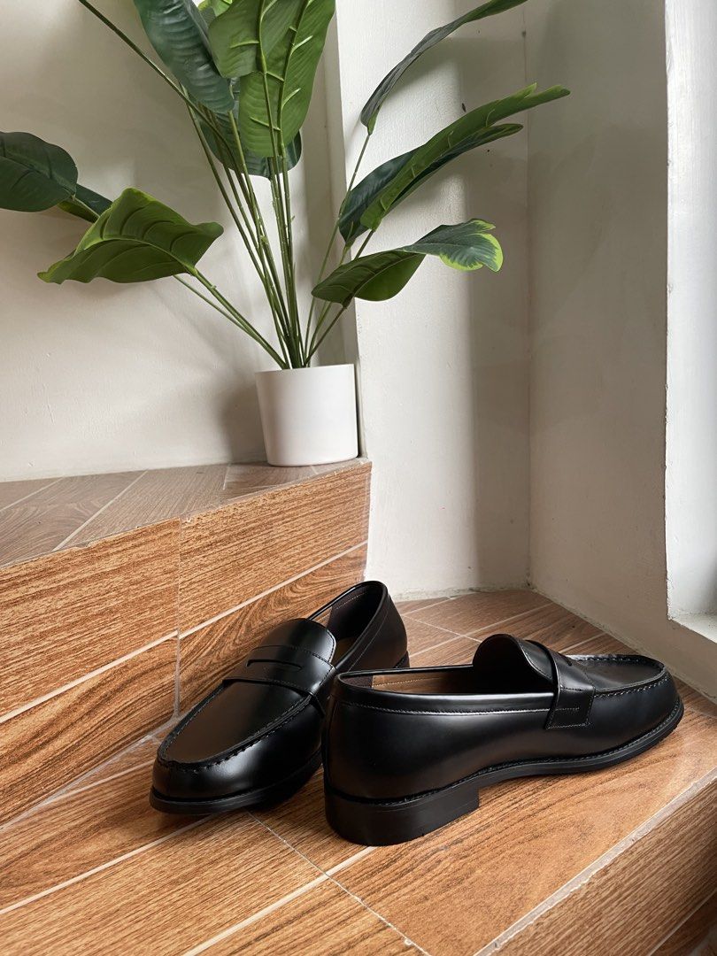 Black Leather Penny Loafers (Category: Casual Shoes) located in Bulacan. Submitted by johnivanqu27099 (Listing ID 1469709692, Image 2). Description: Black Leather Penny Loafers • Brand: ANNIEHALL • Style: Black Leather Penny Loafers • Size: EU 44 • Condition: Brand New — Never Worn • Price: ₱2,499 — negotiable for sure buyer ✔️ Brand New ✔️ Ready to Ship ✔️ First Come, First Served 📩 PM for inquiries and orders. Name your price — nego sa sure bu