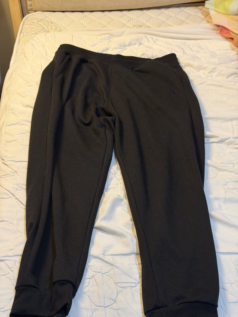 Black Pants (Category: Joggers) located in Cebu City. Submitted by ednaspicks (Listing ID 1469694706, Image 1). Description: .