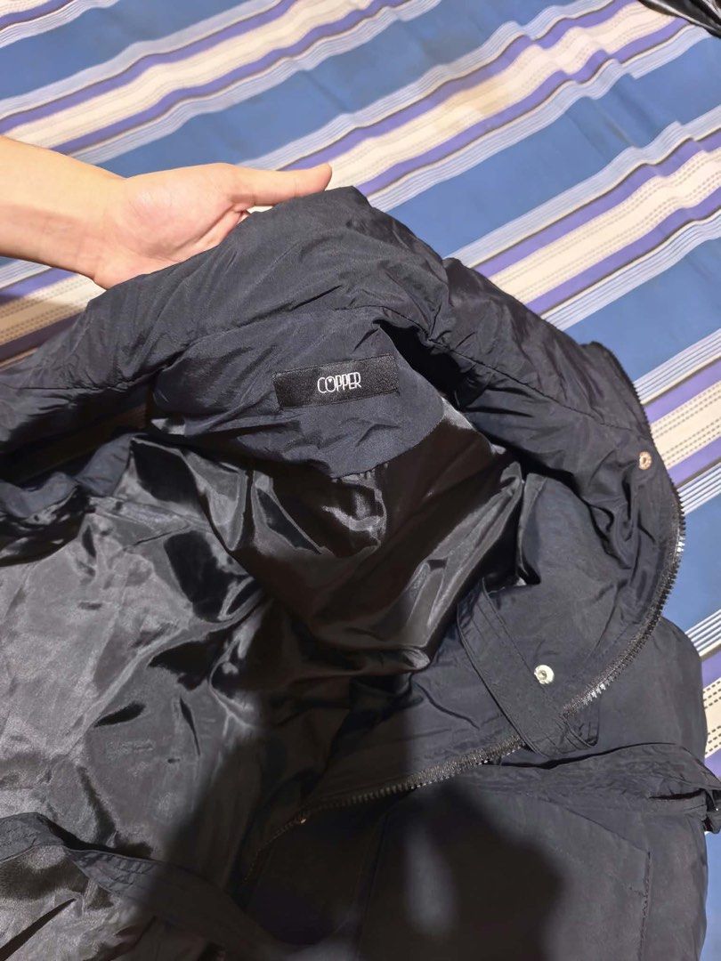 Black puffer vest (Category: Coats, Jackets and Outerwear) located in Makati City. Submitted by tanenya10478407 (Listing ID 1469711640, Image 3). Description: -L-XL -used once -unisex -no damages at all -delivery via lalamove .