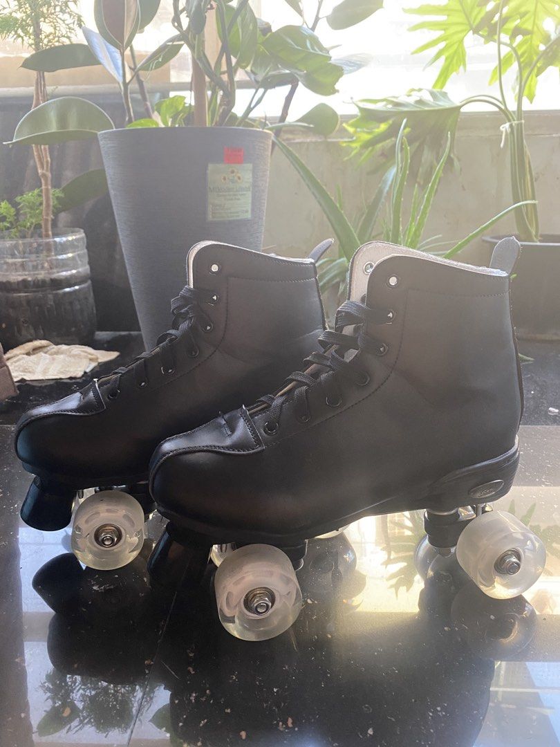 Black Quad Roller Skates with Skate Mate Bag (Category: Skates, Rollerblades & Scooters) located in Makati City. Submitted by sean_reads (Listing ID 1469650978, Image 2). Description: Selling my Chaser Squad Skates Mellow Rollerskates for only 1,800! Price: P1,800 (negotiable) Color: Black Size: EU44 / (Womens) US12 / (Mens) US9 Inclusions: Rollerskates (black, 1 pair), Rollerskates bag (light blue), original box, 2-piece tool and spare bearings 