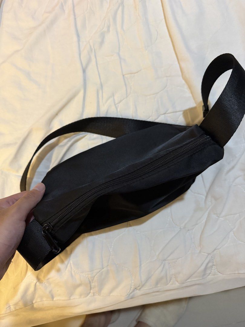 Black Sling Bag (Category: Sling Bags) located in Cebu City. Submitted by ednaspicks (Listing ID 1469696197, Image 2). Description: .
