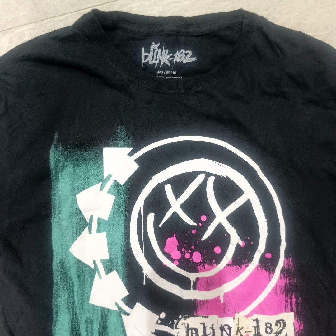 Blink 182 medium 19x28.5 very good condition (Category: Tshirts & Polo Shirts ) located in Bacolod City. Submitted by noweindencia (Listing ID 1469613307, Image 1). Description: .