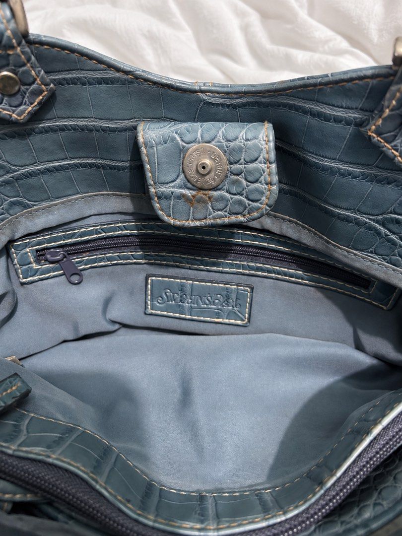 Blue Crocodile-Embossed Shoulder Tote Bag – Silver Hardware (Category: Shoulder Bags) located in Manila. Submitted by lexiandco.ph (Listing ID 1469674604, Image 2). Description: .