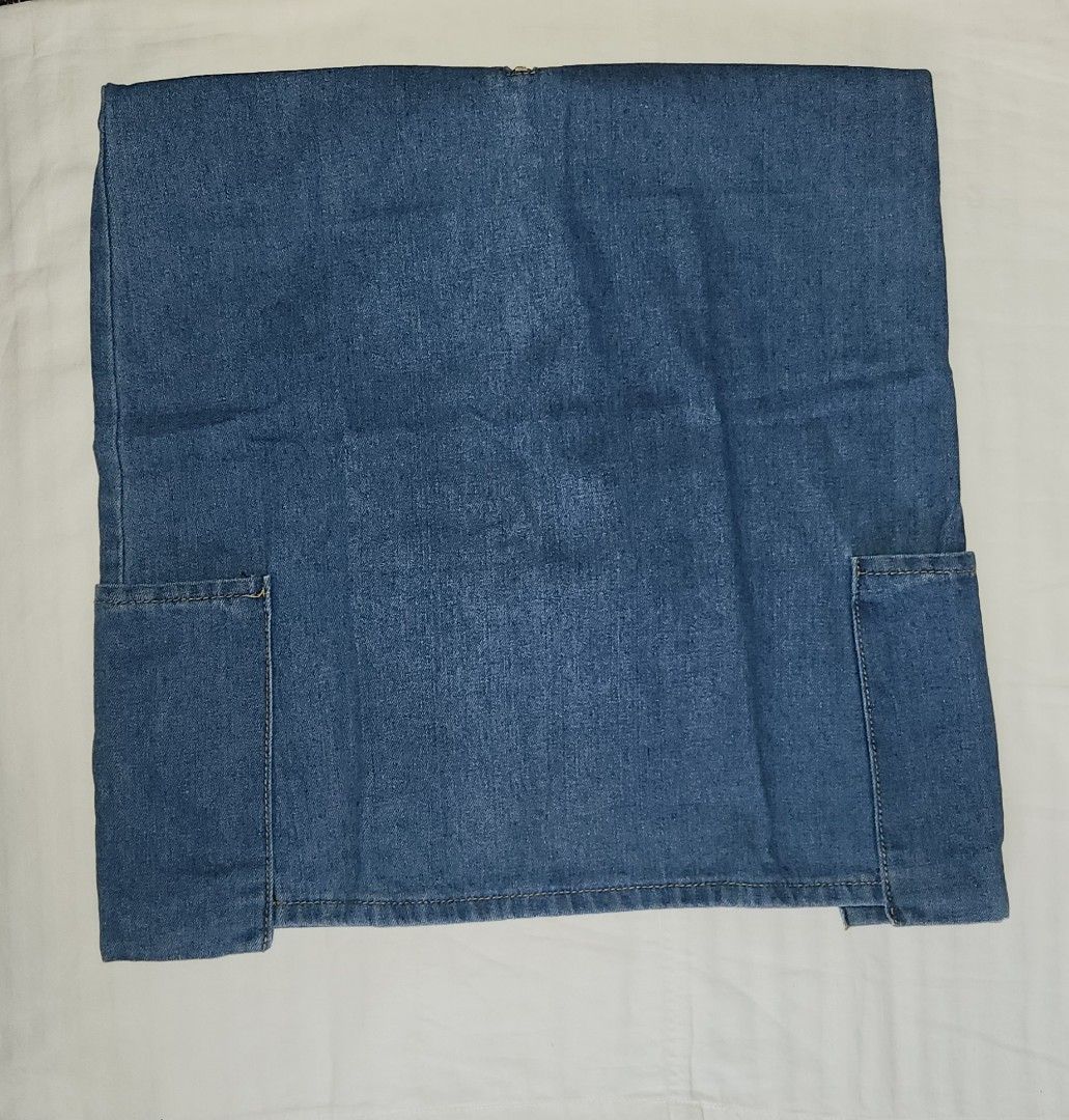 Blue Denim Overall Dress with Adjustable Straps (Category: Dresses) located in Caloocan City. Submitted by lexymochi (Listing ID 1469626278, Image 2). Description: - Color/Wash: Medium wash blue denim - Straps: Adjustable for a custom fit - Pockets: Two handy side pockets - Size: can fit S to M.