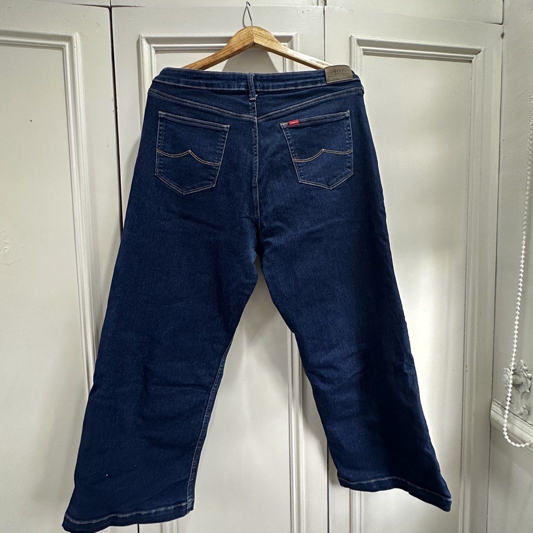 Bobson Stretch Jeans W36 // Plus size , jeans (Category: Jeans) located in Bacoor. Submitted by vanillabreak (Listing ID 1469617200, Image 2). Description: Worn five times only Stretchy jeans .
