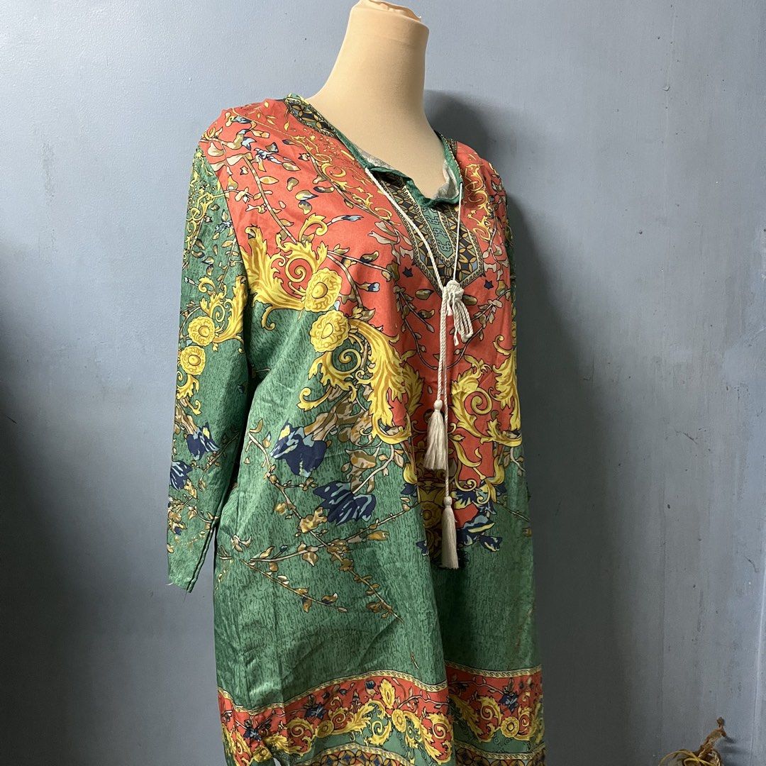 Bohemian top (Category: Dresses) located in Valenzuela. Submitted by musearchive (Listing ID 1469723132, Image 2). Description: 30x21 No issue As is Jnt Gcash.