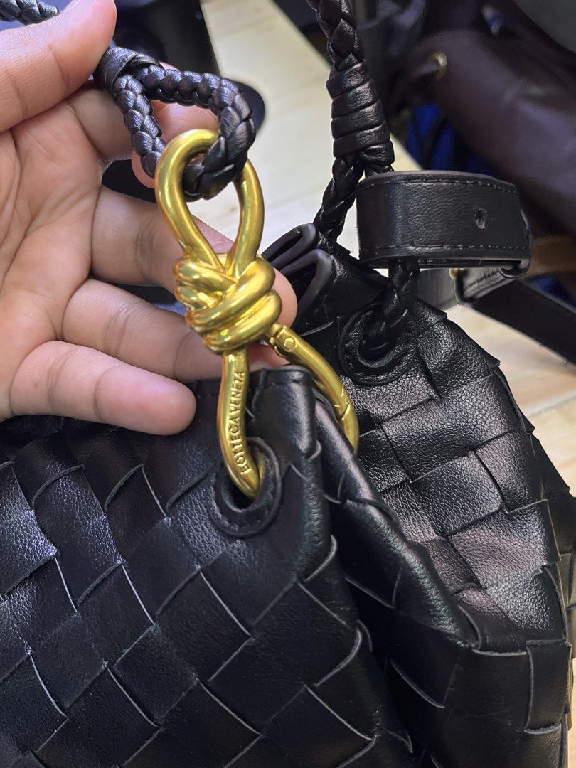 Bottega veneta sling (Category: Luxury Bags & Wallets) located in Cagayan de Oro. Submitted by allaboutukayukaybagscdo (Listing ID 1469619594, Image 3). Description: .