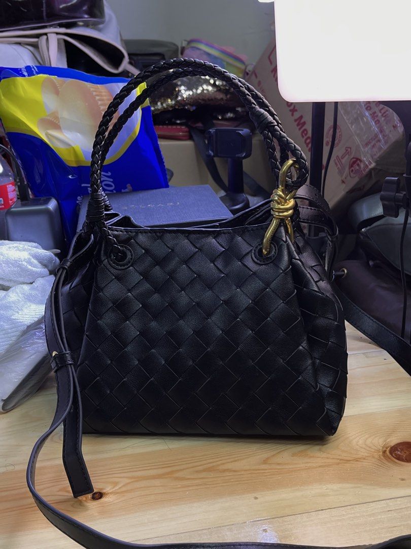 Bottega veneta sling (Category: Luxury Bags & Wallets) located in Cagayan de Oro. Submitted by prelovedukayukaybags_cdo (Listing ID 1469620767, Image 1). Description: .