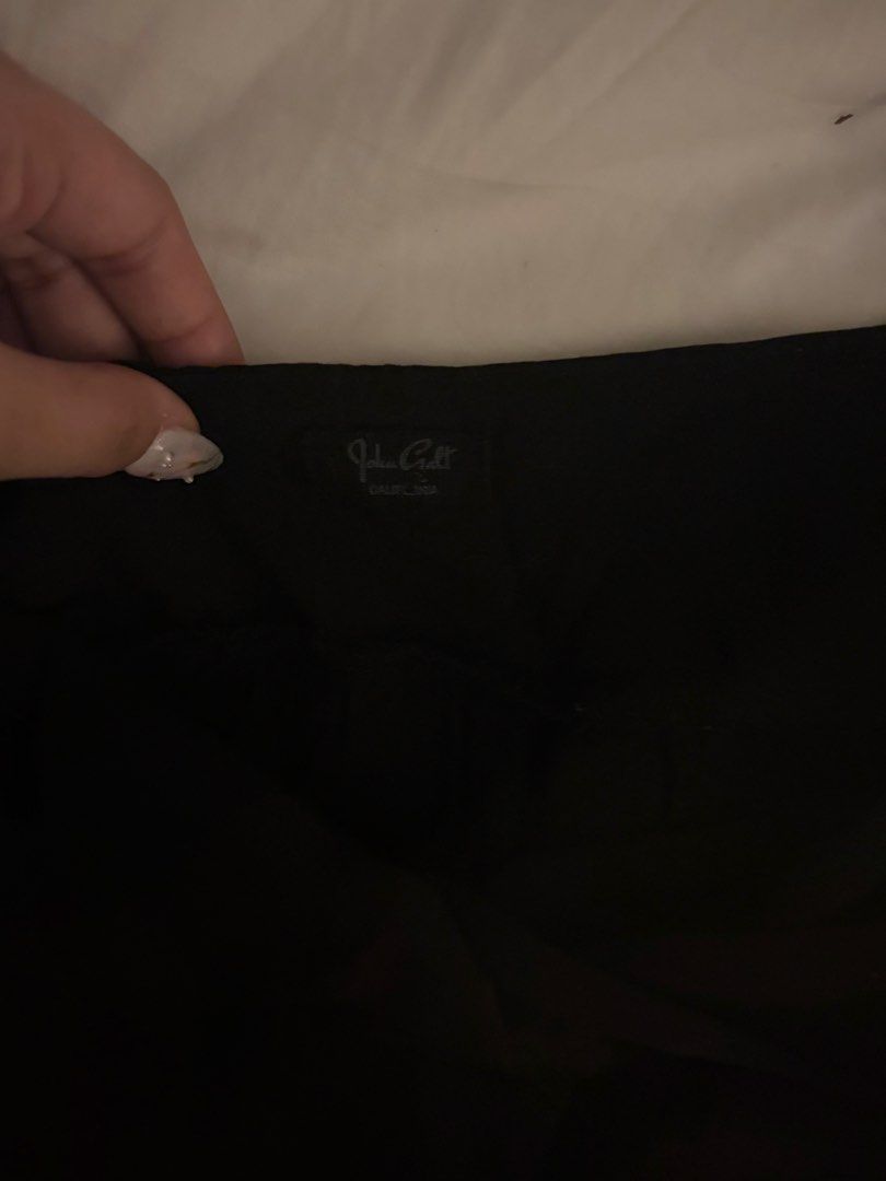 Brandy Melville John Galt Edith Tank Black (Category: Sleeveless) located in Paranaque City. Submitted by consumptionqueen18 (Listing ID 1469699546, Image 3). Description: rfs : i dont suit plunging tops.