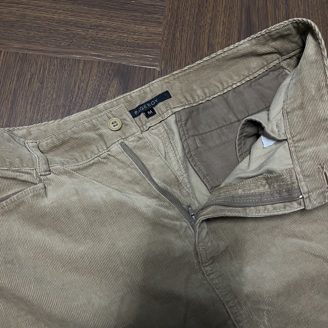 Brown Corduroy Skirt Size M (Category: Skirts) located in Valenzuela. Submitted by musearchive (Listing ID 1469717498, Image 2). Description: 27-29 waist inch 20 inch length Not adjustable Above the knee Jnt or lalamove Gcash or maribank .