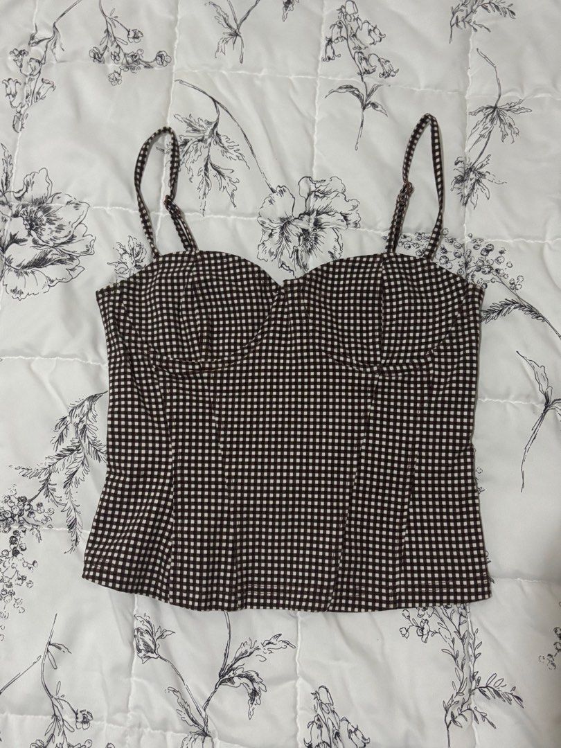 Brown Gingham Corset Top Camisole (Category: Sleeveless) located in Cainta. Submitted by thriftedbymimi_ (Listing ID 1469675459, Image 1). Description: - Structured bustier design with bones and supportive underwire cups - so flattering but not my style price is negotiable, bundle deals available. send a message MOP: Gcash/Maribank/Gotyme/Bank Transfer MOD: lalamove .