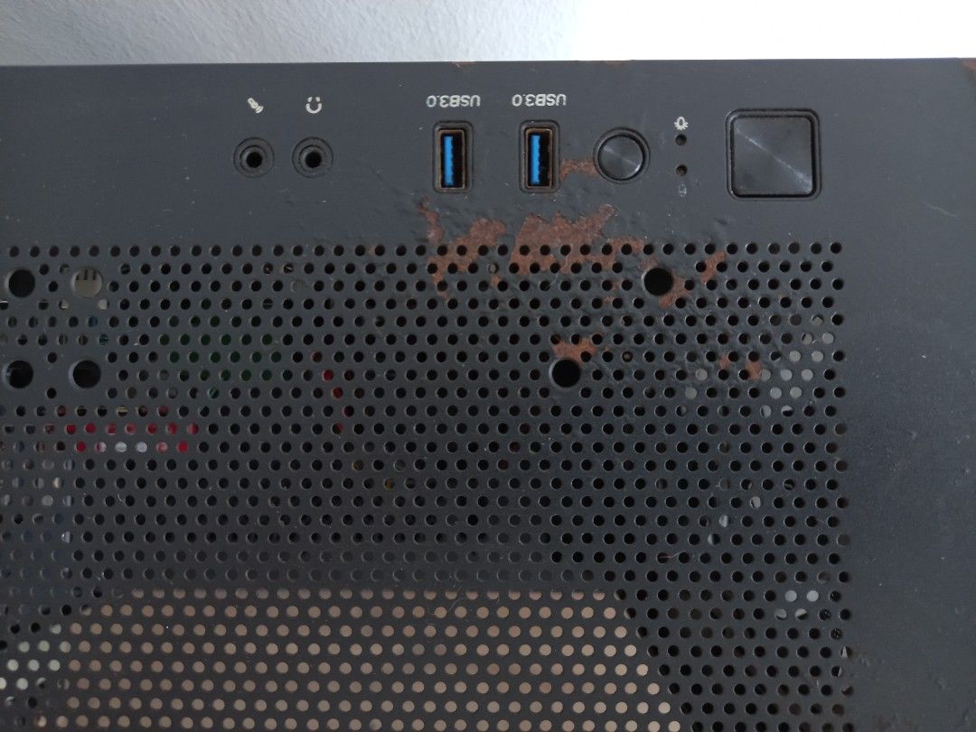 Budget Computer PC Desktop (Category: Desktops) located in Singapore. Submitted by 0rion2hong (Listing ID 1469642252, Image 3). Description: - One of the top USB ports is not working - A bit rusty at some places - 3 days personal warranty except for physical damage Specs: CPU: Intel Core i5-7400 RAM: 8GB Motherboard: MSI H110M-A PRO M2 SSD: 120GB Network: ASUS Wifi Card.