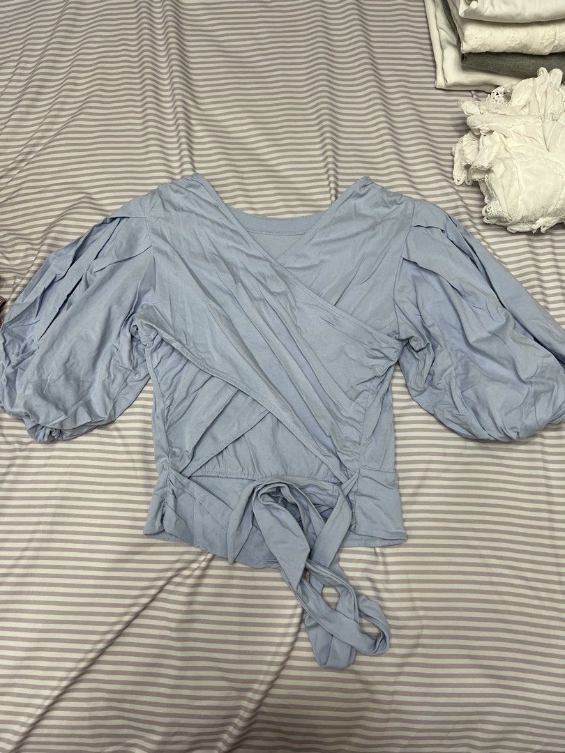 BUNDLE random tops (Category: Longsleeves) located in Quezon City. Submitted by chimendy (Listing ID 1469631299, Image 2). Description: Bundle of random tops due to decluttering! Some are branded like Zara! Please get these na hahaha.
