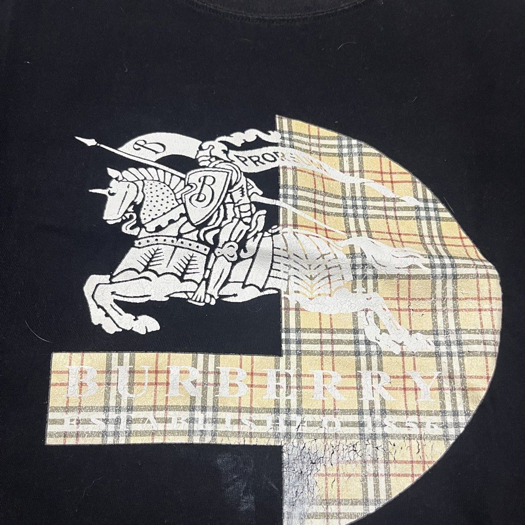 Burberry (Category: Tshirts & Polo Shirts ) located in Bacoor. Submitted by manonghits_2000 (Listing ID 1469619240, Image 3). Description: Burberry 20x28 Excellent Color Rate 9.5/10 Crackprints Claim 150.