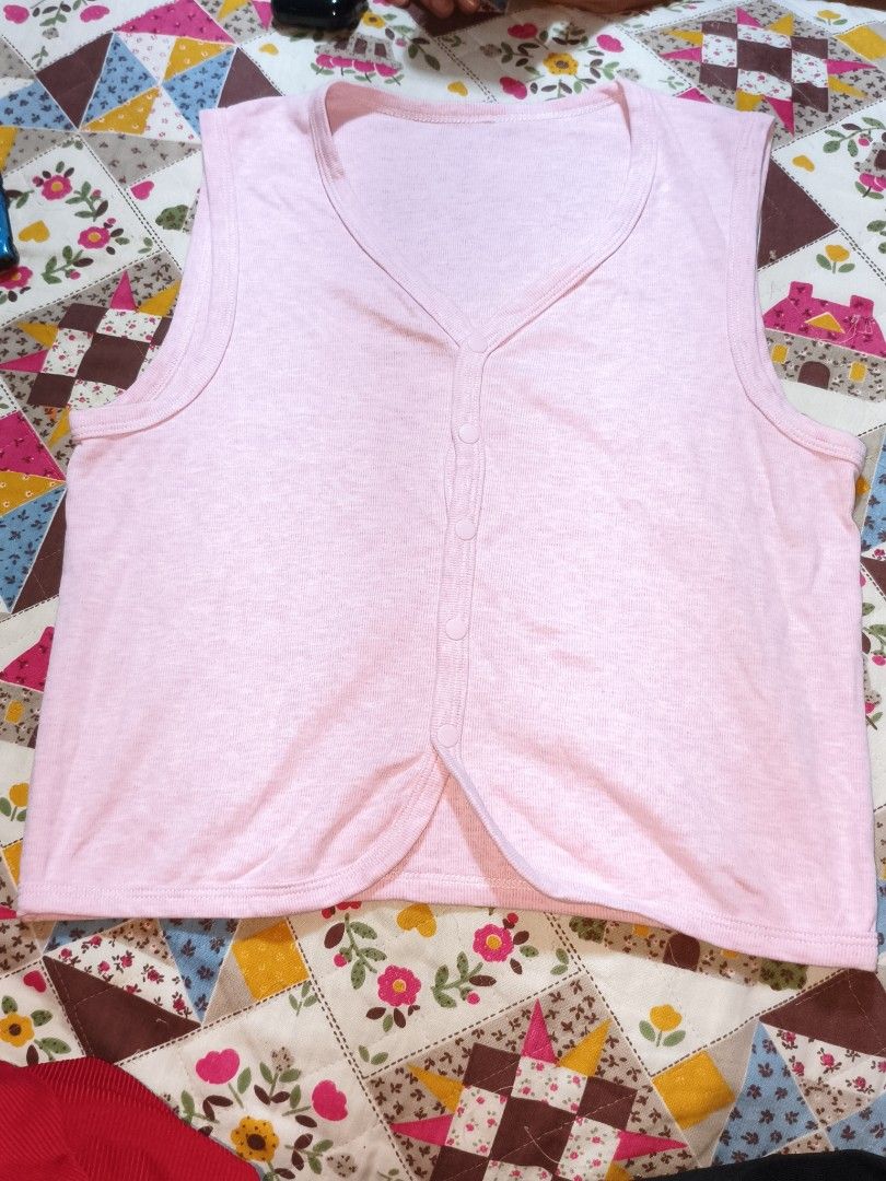 Button down vest (Category: Sleeveless) located in Las Pinas. Submitted by dnbrbnt (Listing ID 1469700388, Image 2). Description: .