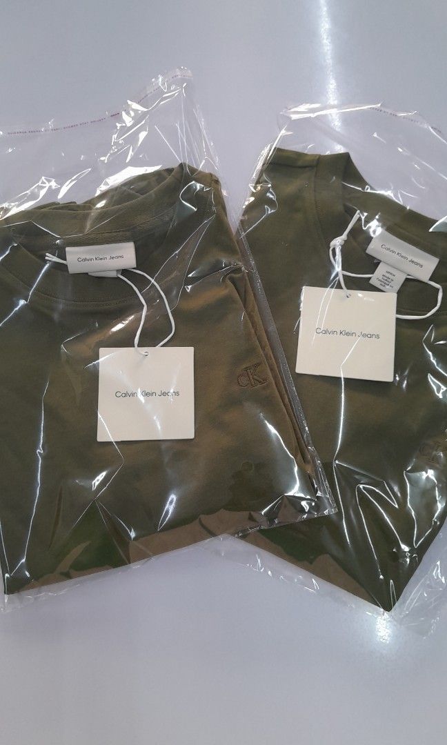 Calvin Klein Basic Tee (Category: Blouses) located in Victoria. Submitted by wearnsel (Listing ID 1469580784, Image 3). Description: Womens Classic Fit 💯 Original Brandnew Available size: Small (2) W19 x L22 P2,150 Items from Australia DISCLAIMER: We are not affiliated with any of the brands mentioned in our post. All copyrights are solely of the original brand owner..