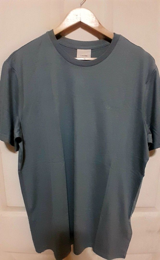 Calvin Klein Basic Tee (Category: Tshirts & Polo Shirts ) located in Victoria. Submitted by wearnsel (Listing ID 1469582385, Image 1). Description: Mens Basic Tee 💯 Original Brandnew Available size: Medium W21 x L28 Large W22.5 x L28.5 P 1,999 Items from Australia DISCLAIMER: We are not affiliated with any of the brands mentioned in our post. All copyrights are solely of the original brand owner..
