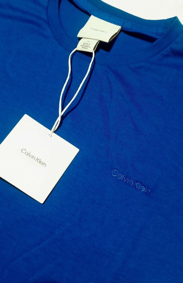 Calvin Klein Basic Tee (Category: Tshirts & Polo Shirts ) located in Victoria. Submitted by wearnsel (Listing ID 1469582580, Image 2). Description: Mens Basic Tee 💯 Original Brandnew Available size: Small W20 x L28 Large (2) W22.5 x28.5 P1,999 Items from Australia DISCLAIMER: We are not affiliated with any of the brands mentioned in our post. All copyrights are solely of the original brand owner..