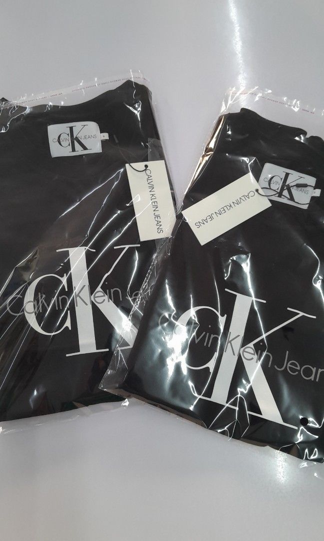 Calvin Klein Classic Blouse (Category: Blouses) located in Victoria. Submitted by wearnsel (Listing ID 1469580209, Image 3). Description: Womens Slimfit 💯 Original Brandnew Available size: Small (2) W17 x L26 P 2,199 Items from Australia DISCLAIMER: We are not affiliated with any of the brands mentioned in our post. All copyrights are solely of the original brand owner..
