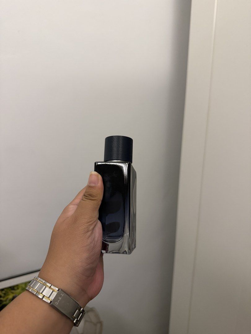 Calvin Klein Defy EDP (Category: Fragrance & Deodorants) located in Cainta. Submitted by lovecalluengg (Listing ID 1469599181, Image 2). Description: Calvin Klein Defy Eau de Parfum (EDP) 100ml bottle (dark gradient glass with textured black cap) No box 98% left Rfs: Decluttering .