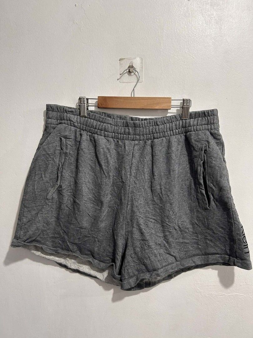 Calvin Klein Gray Fleece Shorts (Category: Shorts) located in Rizal. Submitted by thrift_finds_739 (Listing ID 1469672597, Image 1). Description: NO ISSUE Size: XLarge ( Women's) Length: 15 Leg Opening: 15 Please manage your expectations — we open premium bulk ukay bundles shipped directly from the US! 🇺🇸.