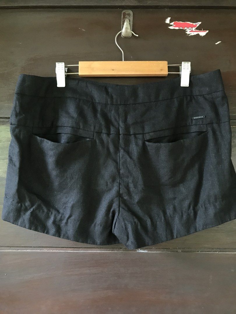 Calvin Klein Jeans Black Linen Short (Category: Shorts) located in Manaoag. Submitted by love.abgl (Listing ID 1469684814, Image 2). Description: Brand: Calvin Klein Jeans Size: 32-33 via tape measure Brand new with tag .