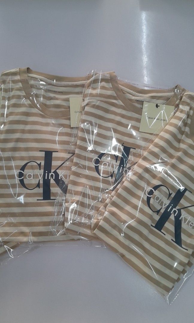Calvin Klein Shirt (Category: Tshirts & Polo Shirts ) located in Victoria. Submitted by wearnsel (Listing ID 1469582884, Image 3). Description: Mens Classic Fit 💯 Original Brandnew Available size: Small W20 x L28 Medium W21 x L28 Large W22 x29 XLarge W24 x 30 P2,199 Items from Australia DISCLAIMER: We are not affiliated with any of the brands mentioned in our post. All copyrights are solely of the original brand owner..