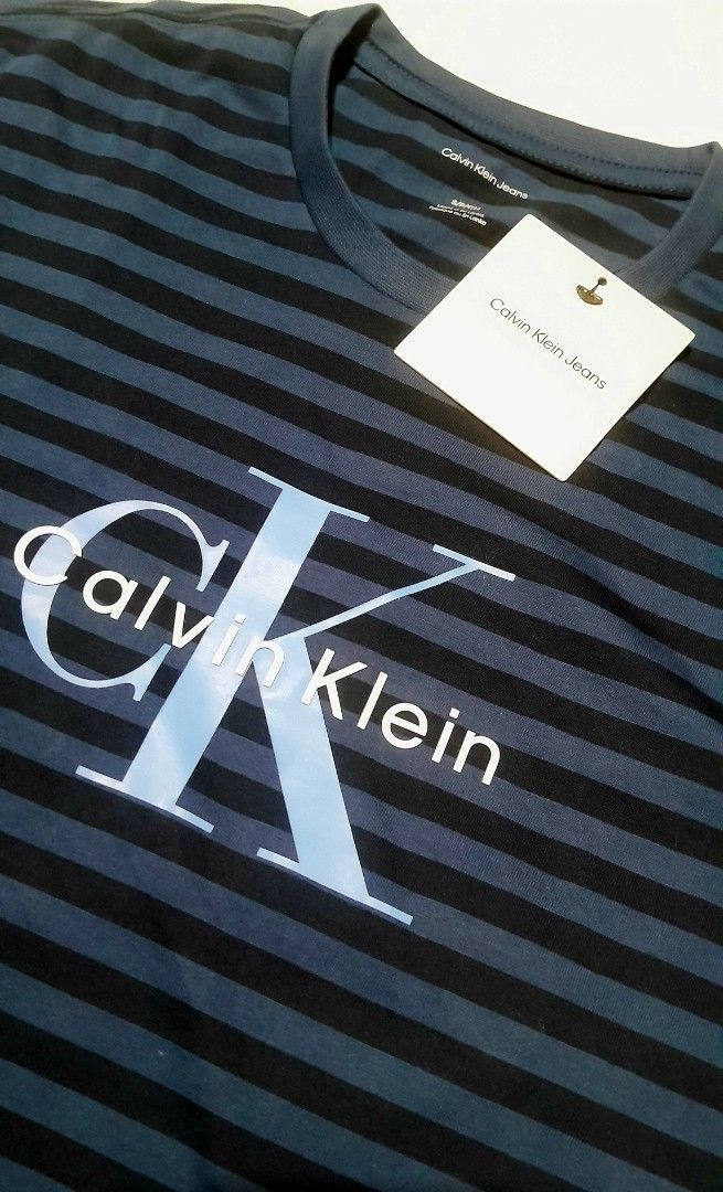 Calvin Klein Shirt (Category: Tshirts & Polo Shirts ) located in Victoria. Submitted by wearnsel (Listing ID 1469583333, Image 2). Description: Mens Classic Fit 💯 Original Brandnew Available size: Small W20 x L28 Medium W21 x L28 Large W22 x29 XLarge W24 x 30 P2,199 Items from Australia DISCLAIMER: We are not affiliated with any of the brands mentioned in our post. All copyrights are solely of the original brand owner..