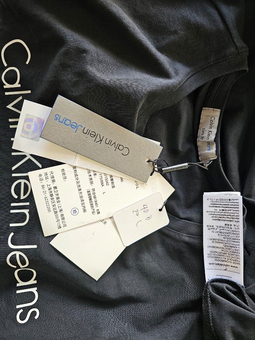 Calvin Klein T shirt (Category: Tshirts & Polo Shirts ) located in Baguio. Submitted by kayeonlineshop (Listing ID 1469648314, Image 3). Description: black Calvin Klein Jeans Core Institutional Logo Tee.
