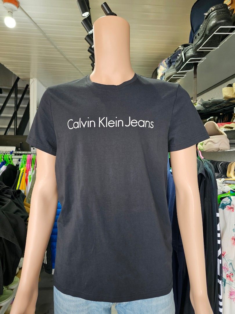 Calvin Klein T shirt (Category: Tshirts & Polo Shirts ) located in Baguio. Submitted by kayeonlineshop (Listing ID 1469648314, Image 1). Description: black Calvin Klein Jeans Core Institutional Logo Tee.