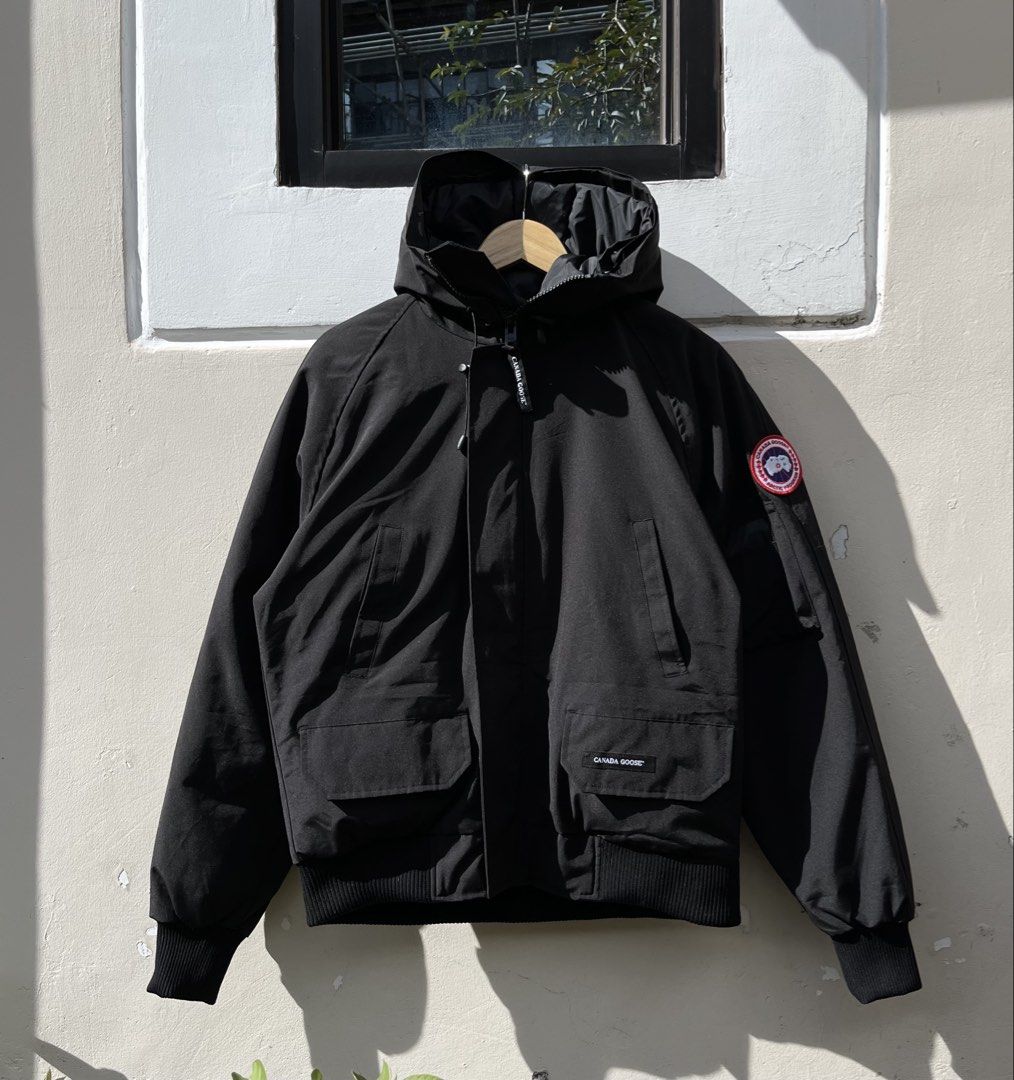 CANADA GOOSE CHILLIWACK PUFFER JACKET (Category: Coats, Jackets and Outerwear) located in Baguio. Submitted by closetgc.clothingshop (Listing ID 1469708091, Image 1). Description: Canada Goose chilliwack down puffer Good for winter/ski Best fit large - Xl ( Unisex ) In excellent condition ( 9.8/10 ) .