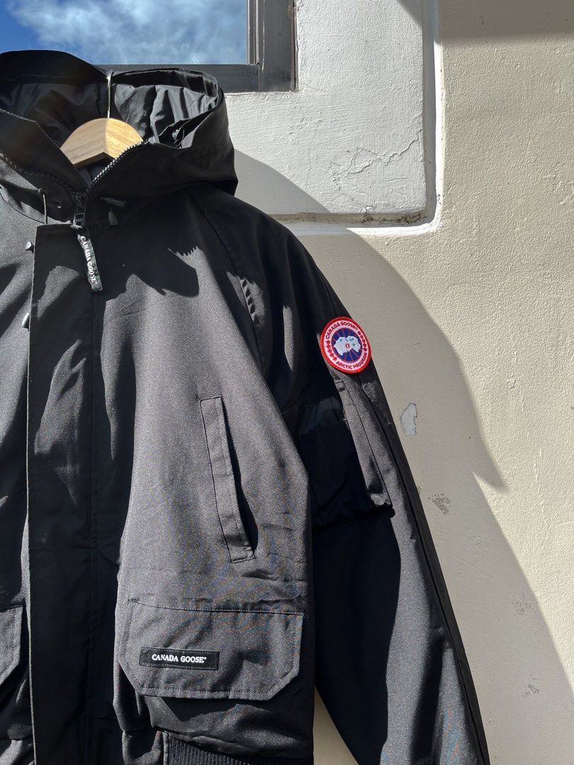 CANADA GOOSE CHILLIWACK PUFFER JACKET (Category: Coats, Jackets and Outerwear) located in Baguio. Submitted by closetgc.clothingshop (Listing ID 1469708091, Image 3). Description: Canada Goose chilliwack down puffer Good for winter/ski Best fit large - Xl ( Unisex ) In excellent condition ( 9.8/10 ) .
