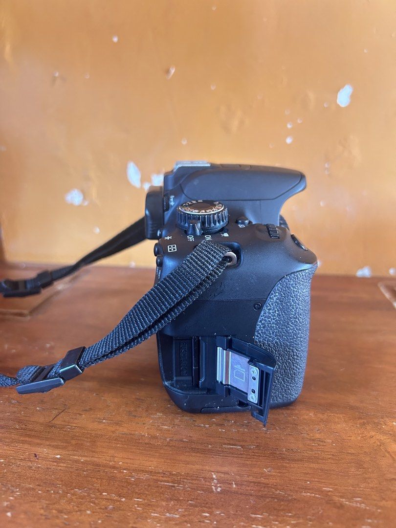 Canon EOS 60D (Category: Cameras) located in Manila. Submitted by _tryxzy (Listing ID 1469636899, Image 3). Description: Used but not abused. Inclusion: Camera Bag Charger USB Connector Battery Lens: 18-55mm Lace .