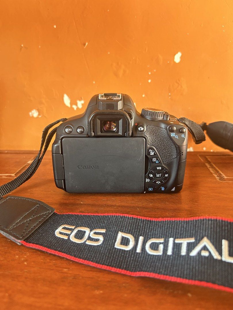 Canon EOS 60D (Category: Cameras) located in Manila. Submitted by _tryxzy (Listing ID 1469636899, Image 2). Description: Used but not abused. Inclusion: Camera Bag Charger USB Connector Battery Lens: 18-55mm Lace .