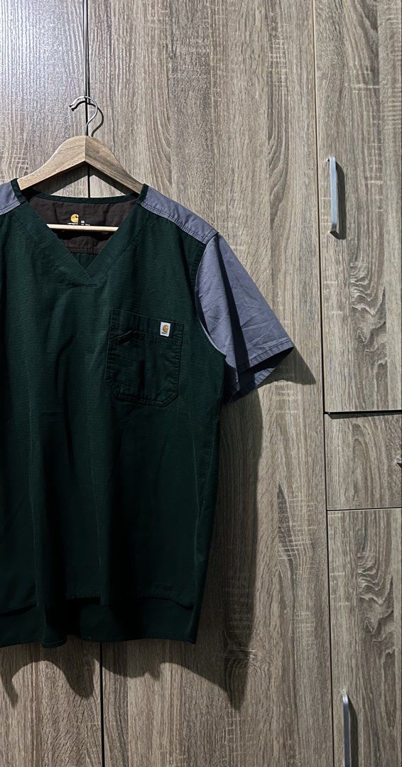 CARHART SCRUB TOP (Category: Activewear) located in Batangas. Submitted by engr_thrift (Listing ID 1469734351, Image 2). Description: 📐Dimension ( Inches ) Length: 30 Width : 23 Color rate: 9.5/10 Issue : none.